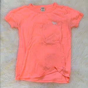Victoria’s Secret pink shirt worn 2 to 3 times (m)